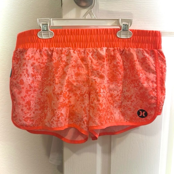 Women’s surf shorts by Hurley featuring a collab with Nike Dri-Fit. Size Medium. - Picture 4 of 6